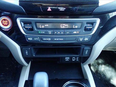 Used 2019 Honda Ridgeline RTL-E image 19