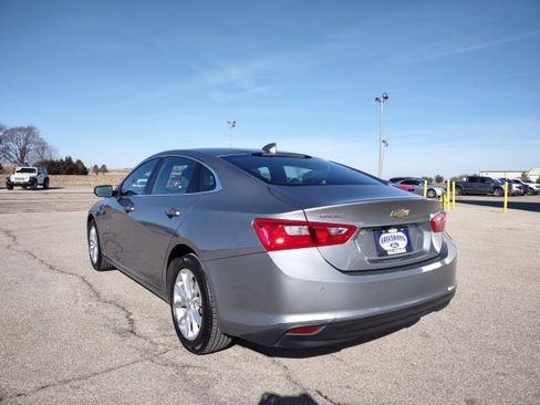 Used 2024 Chevrolet Malibu LT FWD image 3