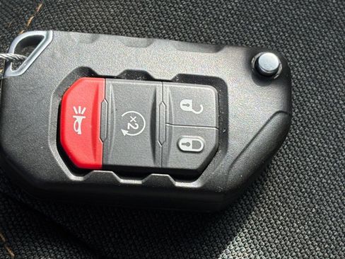 Used 2025 Jeep Wrangler Sport S image 24