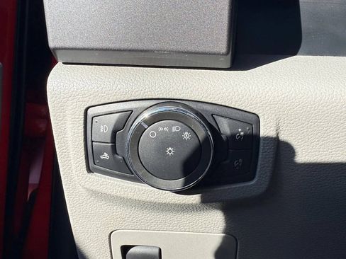 Used 2015 Ford F150 XLT AWD/4WD image 21