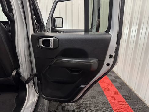 Used 2023 Jeep Wrangler Unlimited Sahara AWD/4WD image 38