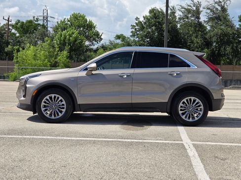 Used 2024 Cadillac XT4 Premium Luxury FWD image 7