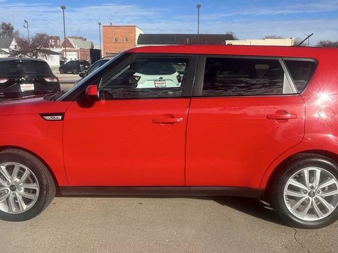 Used 2018 Kia Soul + FWD image 8
