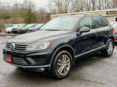 Used 2016 Volkswagen Touareg TDI image 4