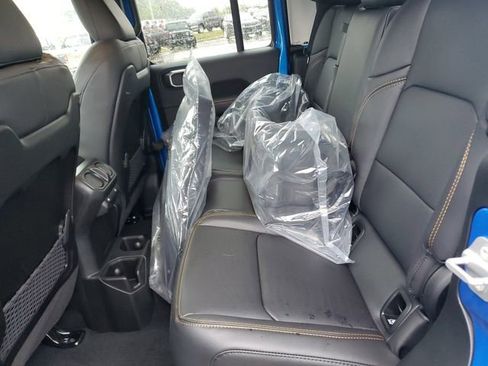 New 2025 Jeep Gladiator Sport image 15