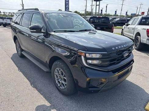 New 2026 Ford Expedition Active RWD image 3
