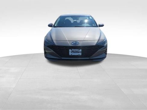 Used 2022 Hyundai Elantra SEL FWD image 2