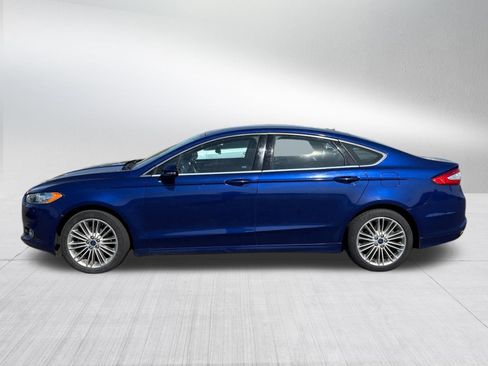 Used 2016 Ford Fusion SE w/ Equipment Group 202A FWD image 4