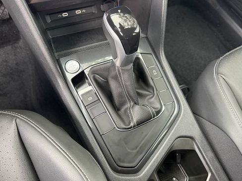 Used 2023 Volkswagen Tiguan SE FWD image 17