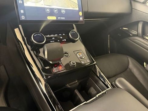 Used 2023 Land Rover Range Rover Sport SE Dynamic image 22