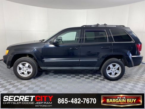 Used 2007 Jeep Grand Cherokee Laredo w/ Cargo Convenience Group image 4
