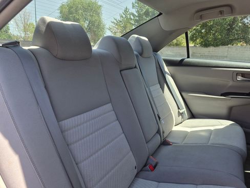 Used 2015 Toyota Camry LE FWD image 31