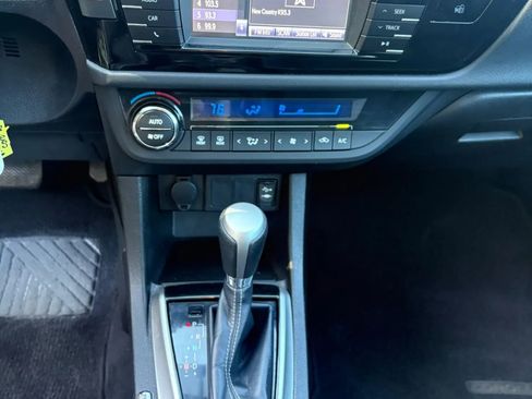 Used 2015 Toyota Corolla S FWD image 18