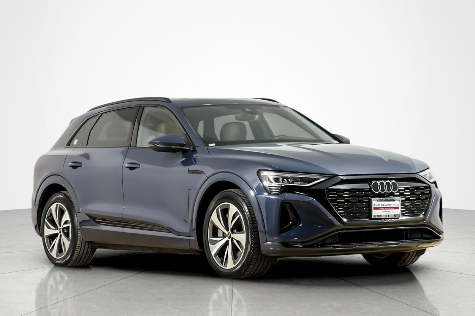 Used 2024 Audi Q8 e-tron Premium AWD/4WD image 7