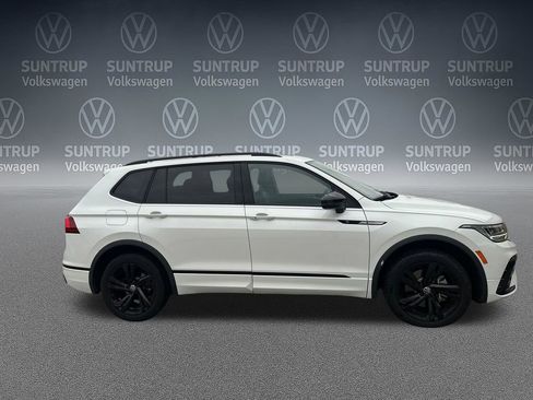 Used 2024 Volkswagen Tiguan SE R-Line w/ MDO Package, Two-Row AWD/4WD image 40