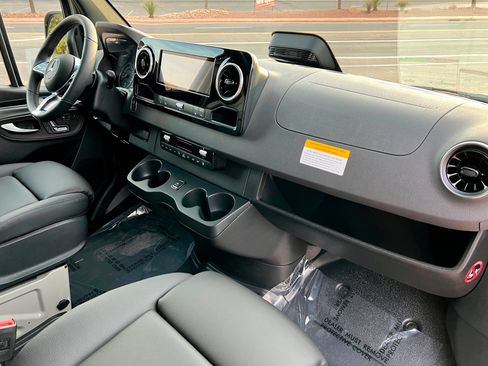 New 2026 Mercedes-Benz Sprinter 2500 image 22