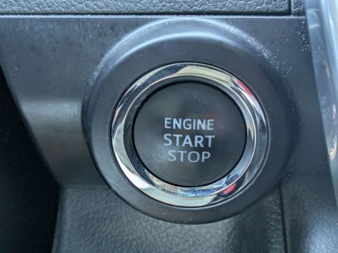 Used 2017 Toyota Camry XLE image 29