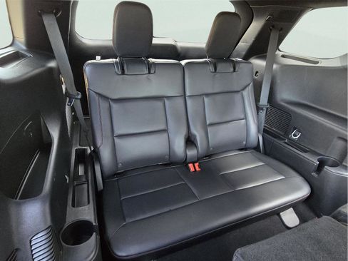 Used 2025 Ford Explorer ST-Line w/ ST-Line Street Pack image 71