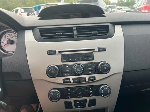 Used 2009 Ford Focus SE FWD image 12