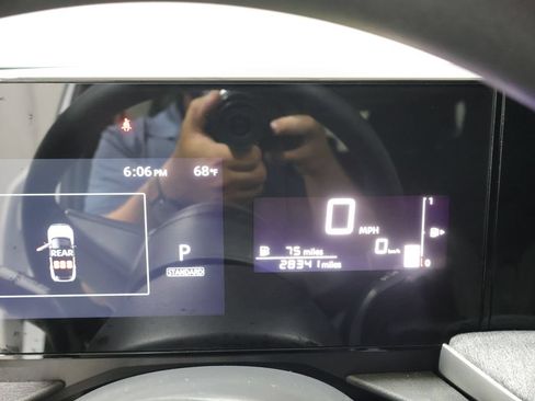 Used 2025 Nissan Kicks SV AWD/4WD image 36