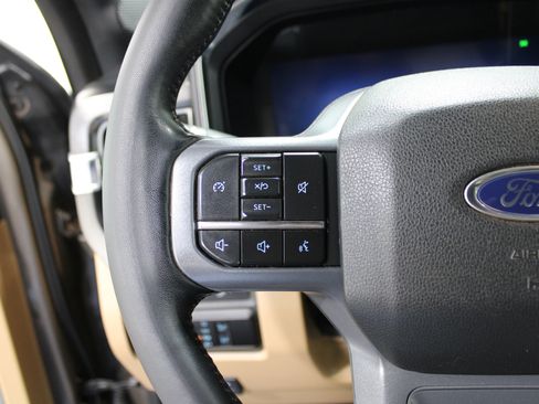 Used 2023 Ford F250 Lariat w/ Chrome Package image 11