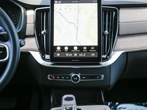 Certified 2026 Volvo XC90 B6 Plus w/ Protection Package Premier AWD/4WD image 15