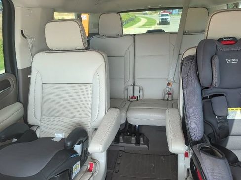 Used 2022 GMC Yukon XL Denali AWD/4WD image 21