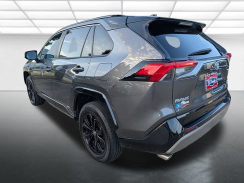 Used 2022 Toyota RAV4 XSE AWD/4WD image 2