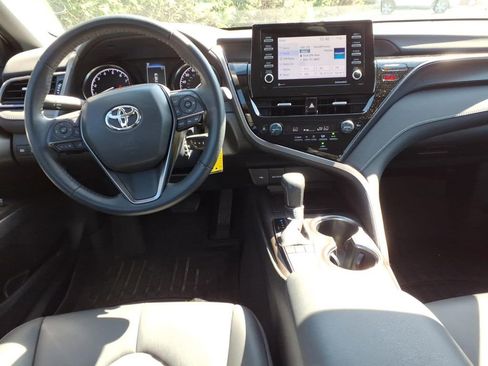 Used 2023 Toyota Camry SE FWD image 12