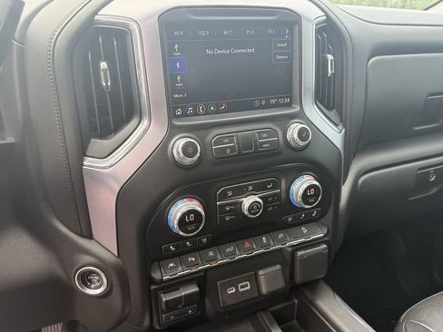 Used 2019 GMC Sierra 1500 SLT w/ SLT Premium Plus Package AWD/4WD image 20
