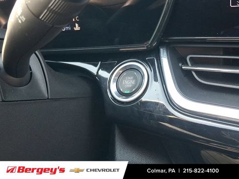Certified 2025 Chevrolet Trax RS w/ Driver Confidence Package FWD image 25