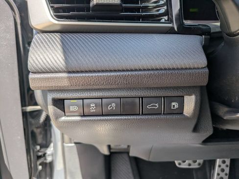 Used 2025 Toyota Camry SE FWD image 29
