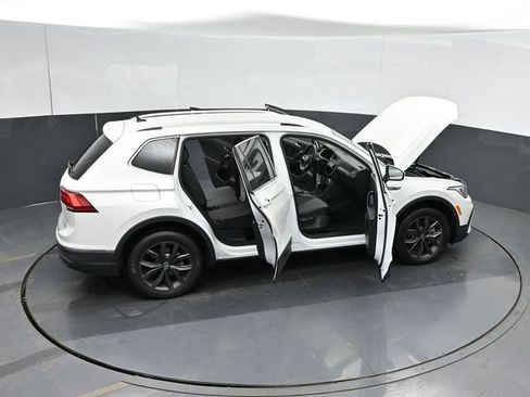 Used 2023 Volkswagen Tiguan SE FWD image 68
