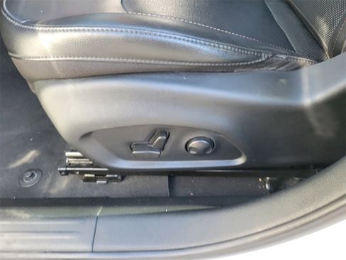 Used 2022 Jeep Compass Limited image 15