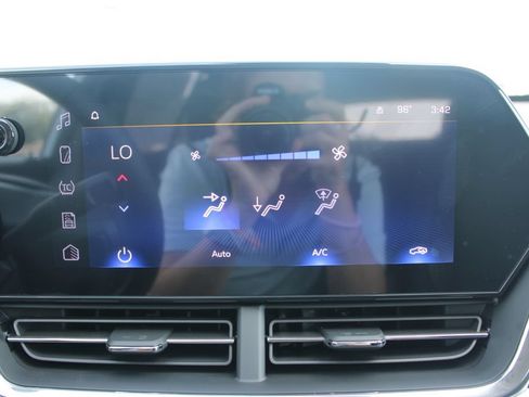 New 2026 Chevrolet Trax LT w/ Driver Confidence Package FWD image 55