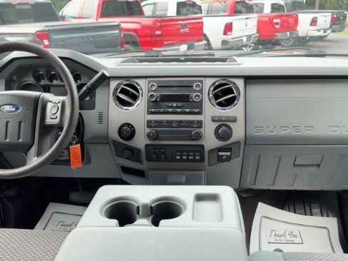 Used 2016 Ford F250 XLT w/ XLT Premium Package AWD/4WD image 11