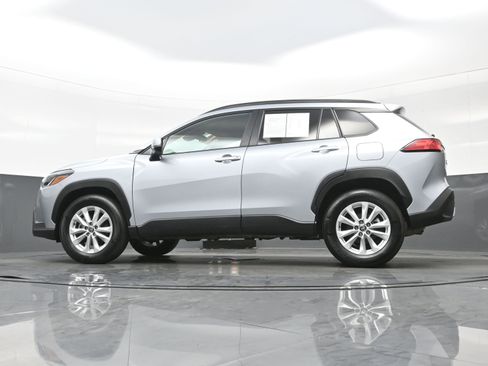 Used 2024 Toyota Corolla Cross LE image 29