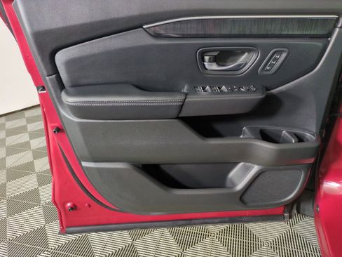 Certified 2024 Honda Pilot Elite image 13