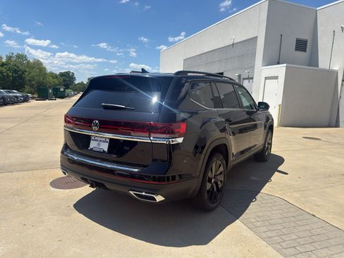 New 2026 Volkswagen Atlas SE FWD image 5