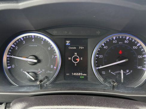 Used 2019 Toyota Highlander XLE image 19