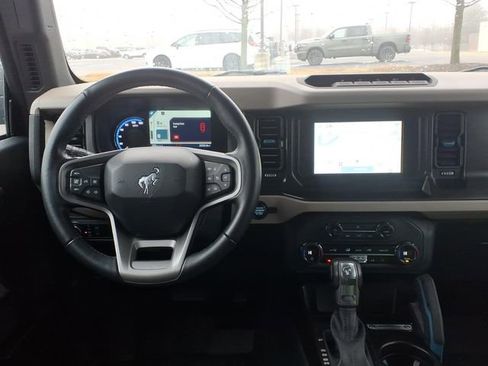 Used 2023 Ford Bronco Wildtrak image 10