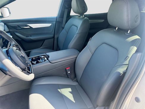 New 2025 VinFast VF 8 Plus image 21