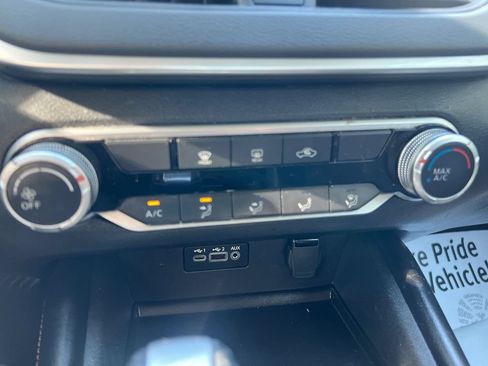 Used 2022 Nissan Altima 2.5 SR FWD image 16