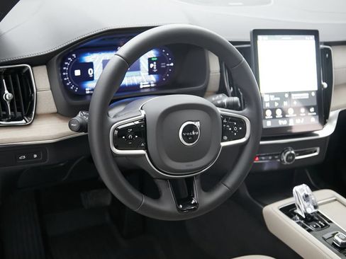 New 2026 Volvo XC90 T8 Plus w/ Protection Package Premier AWD/4WD image 12