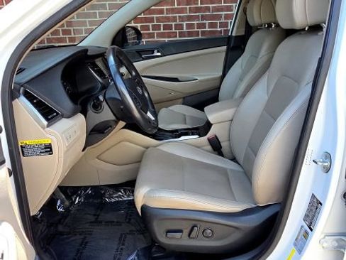 Used 2017 Hyundai Tucson SE Plus AWD/4WD image 12