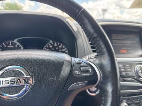 Used 2020 Nissan Pathfinder SL AWD/4WD image 12