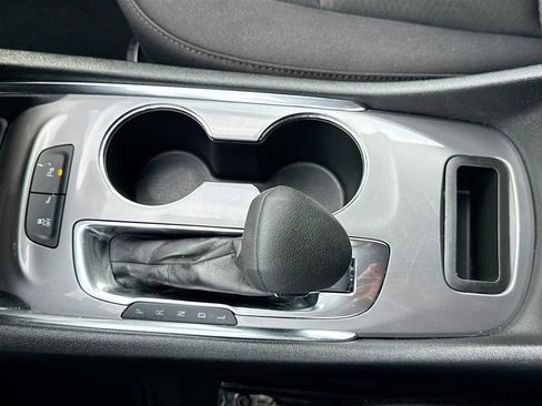 Used 2024 Chevrolet Malibu LT image 21