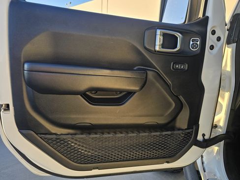 Used 2020 Jeep Wrangler Unlimited Sport image 12