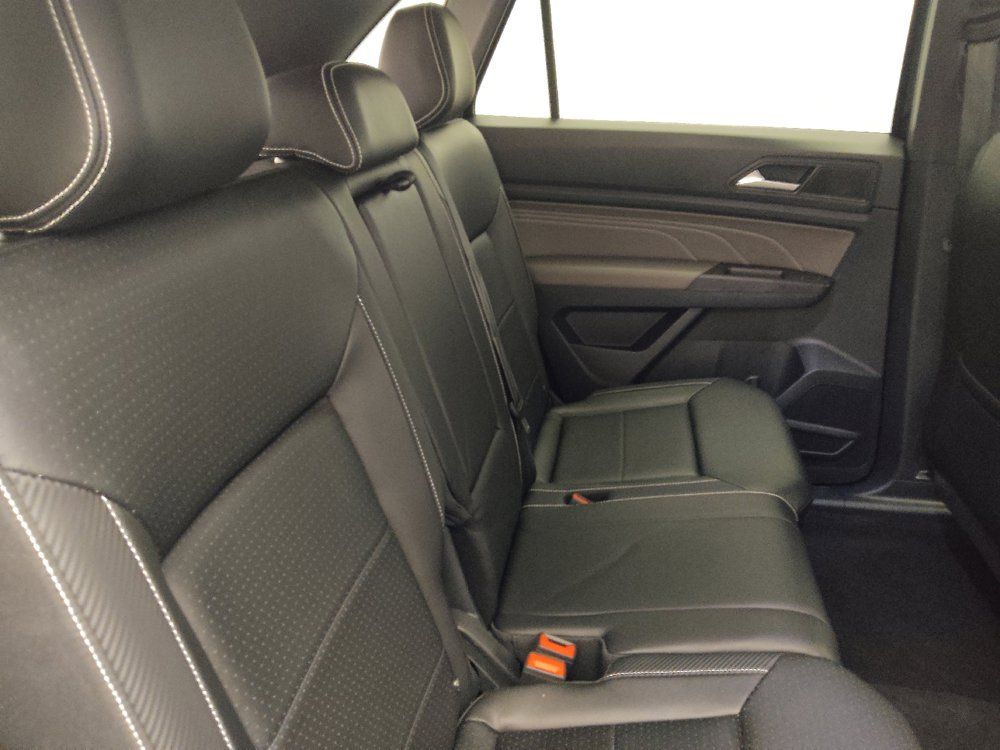Used 2023 Volkswagen Atlas Cross Sport SE w/ Black Wheel Package FWD image 19