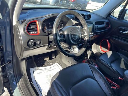 Used 2016 Jeep Renegade Trailhawk w/ Premium Trailhawk Package image 11